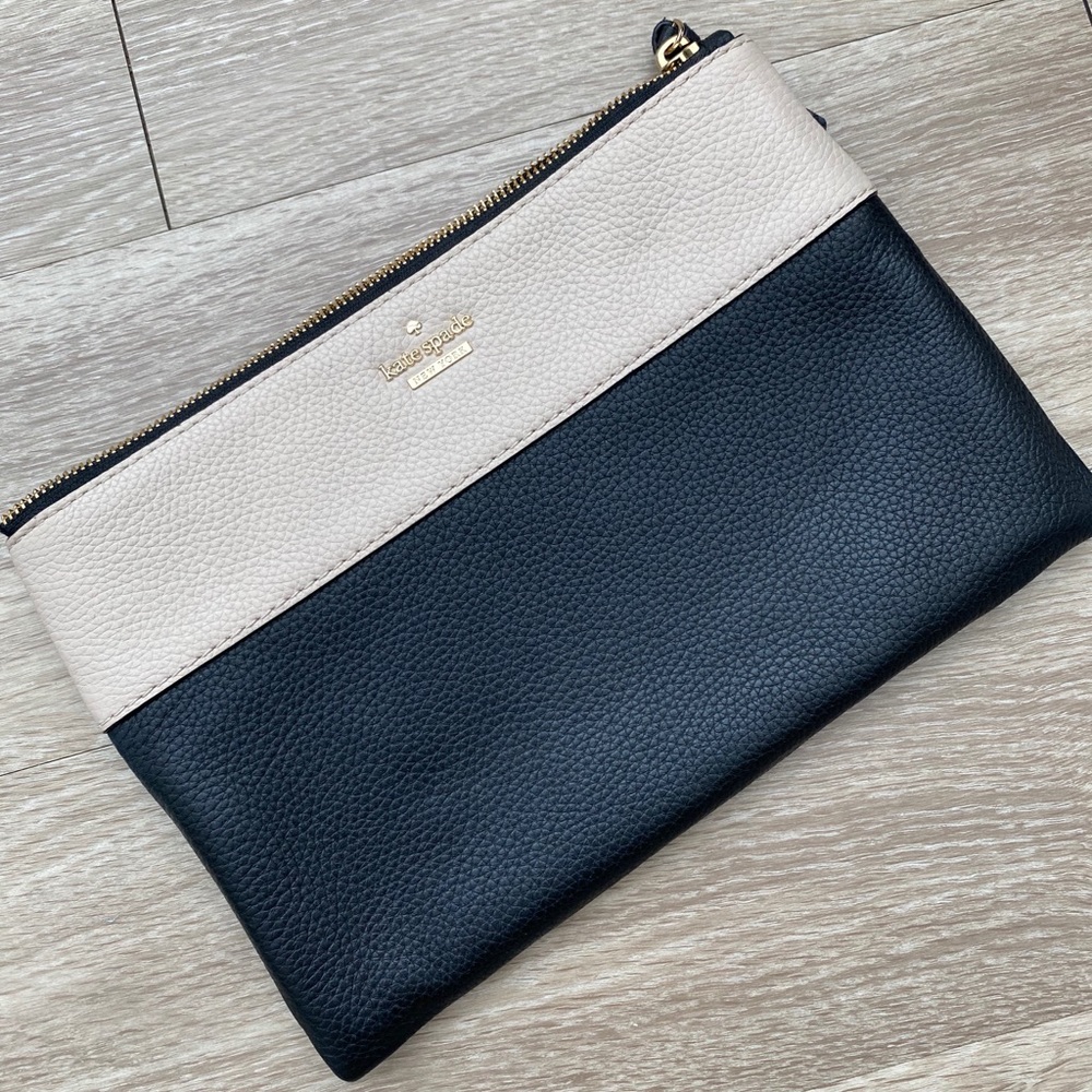 Kate Spade leather two-toned clutch ♠️